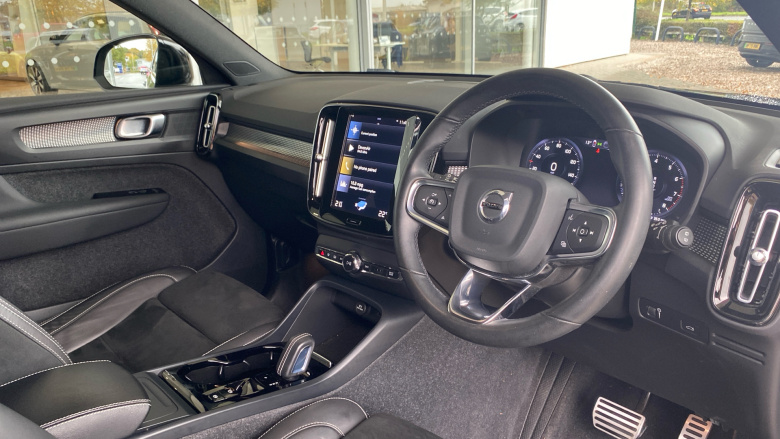 Volvo Xc40 2.0 B4P R DESIGN 5dr Auto Petrol Estate